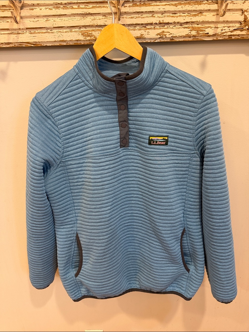 L.L.Bean Women's Airlight Knit Pullover Size Medium